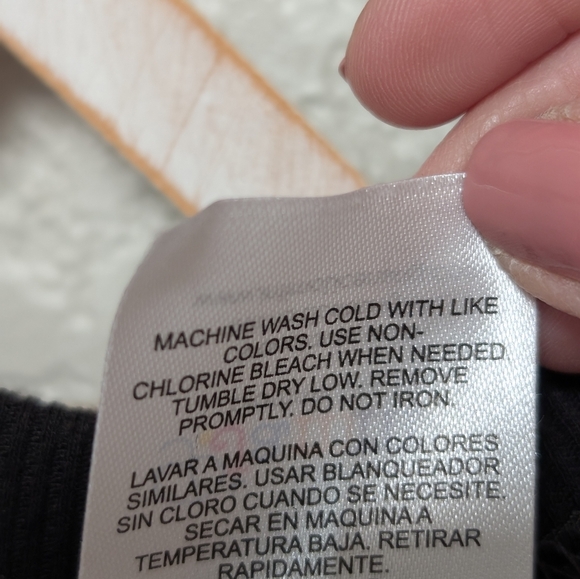 Harry Potter Hufflepuff Pjammy Sweater Women’s Sz XS Black Faux Fur Comfy Soft - Picture 5 of 7